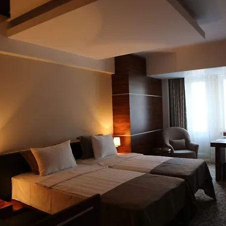 Madame Tadia אסקיסהיר