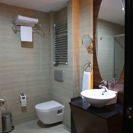 Hotel Madame Tadia