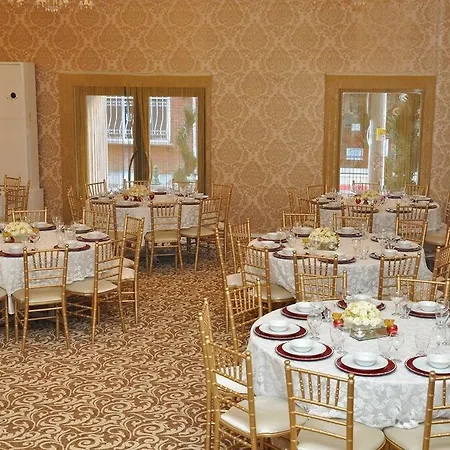 מלון Madame Tadia 3*