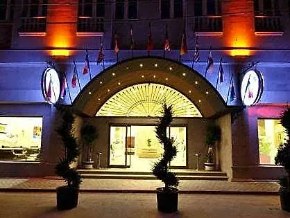 Hotel Madame Tadia 3*