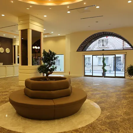 מלון Madame Tadia