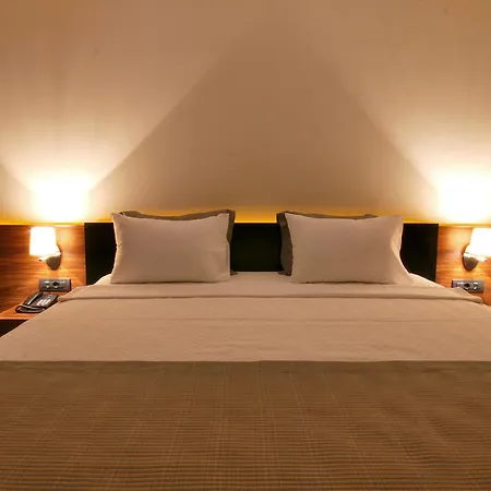 Madame Tadia אסקיסהיר